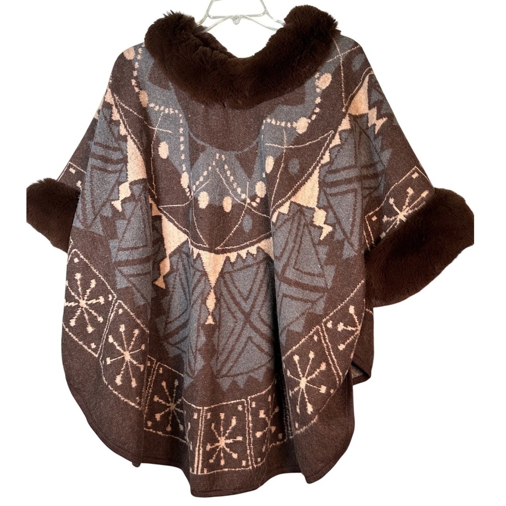 NEW Ace Fashion Women One Size  Geometric/Southwest/Aztec Faux Fur Trim Poncho